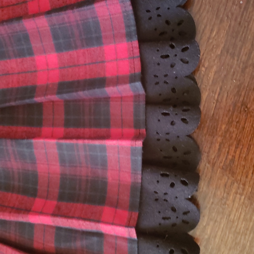 Chou Yatou Red Plaid Skirt With Black Eyelet Trim Size XXL - Picture 4 of 16